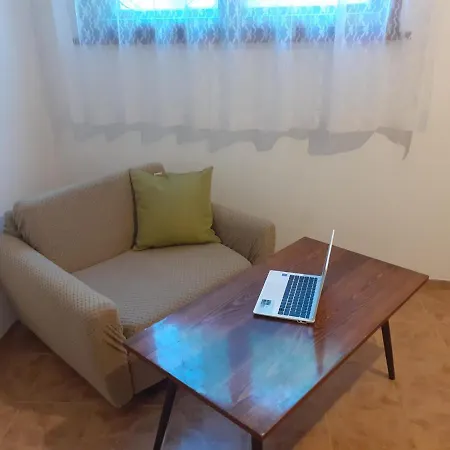 Location -sea Port Apartment *
